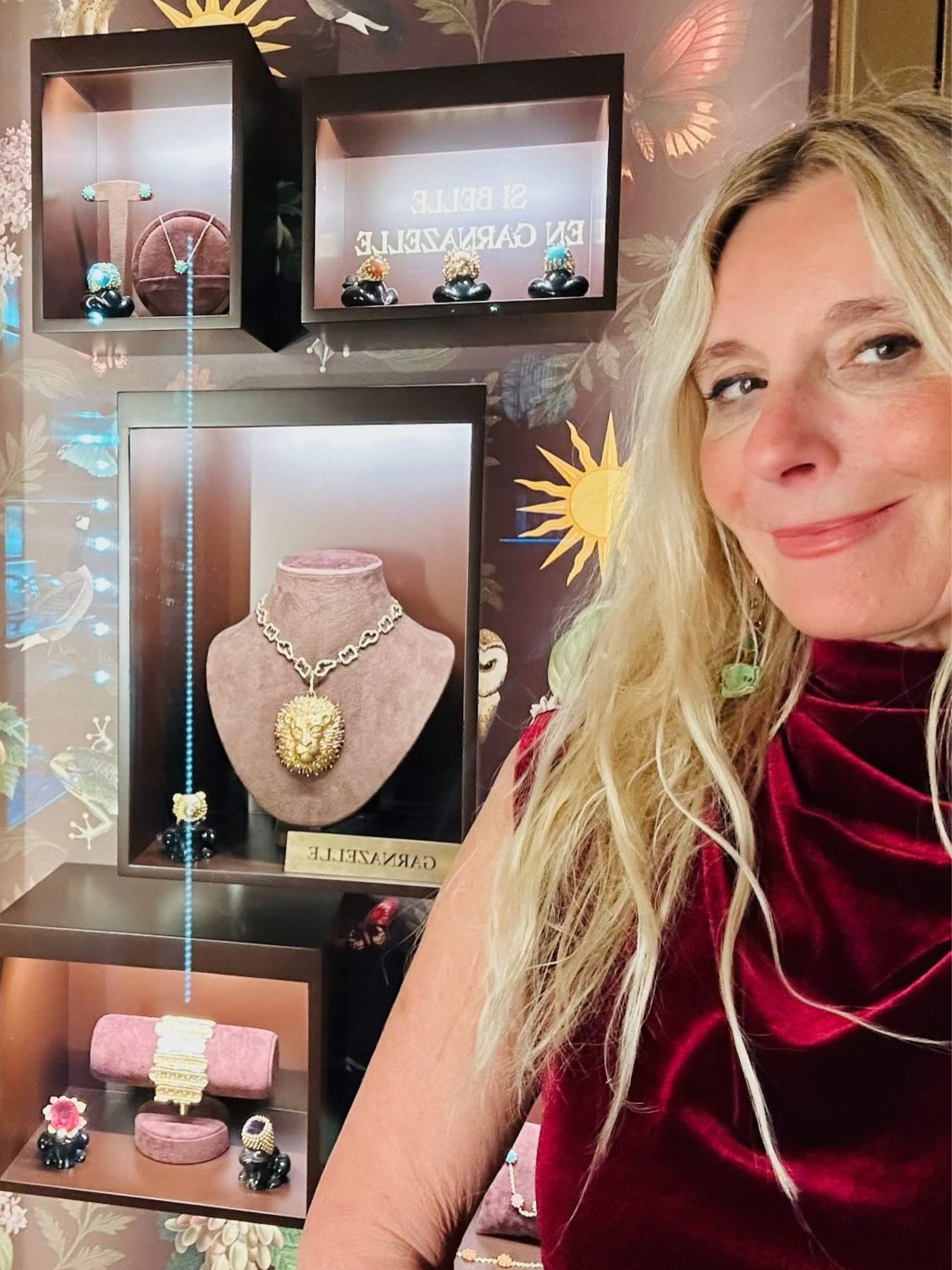 Céline, gemmologist and founder of Garnazelle